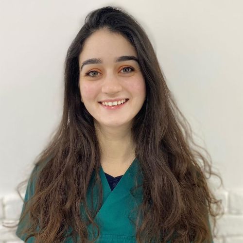 Emna Chaabouni (Dentiste): Prenez rendez-vous en ligne
