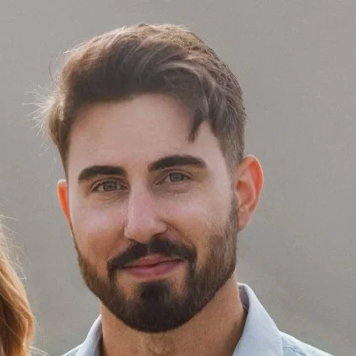 Dr Sasha Kenis (Médecin Esthétique): Prenez rendez-vous en ligne