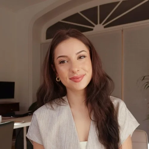 Karina Goldina Nutrithérapeute, Thérapeute psycho-émotionnelle en neuro-feedback: Book an online appointment