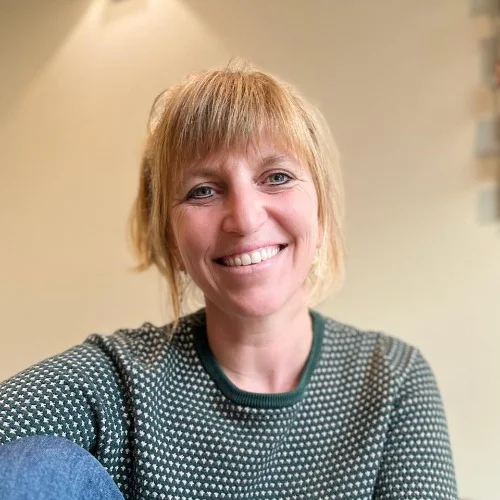 Alexandra Praile (Kinesist): Boek online een afspraak