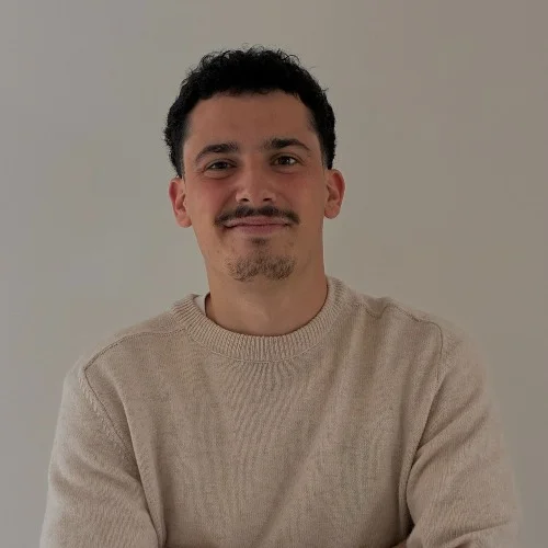Simon Cano (Kinesist): Boek online een afspraak