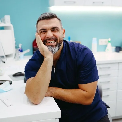 Yassin Bouzelmat Dentist: Book an online appointment