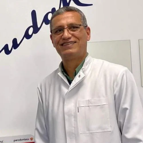 Romdent Dental Clinic (Dentiste): Prenez rendez-vous en ligne