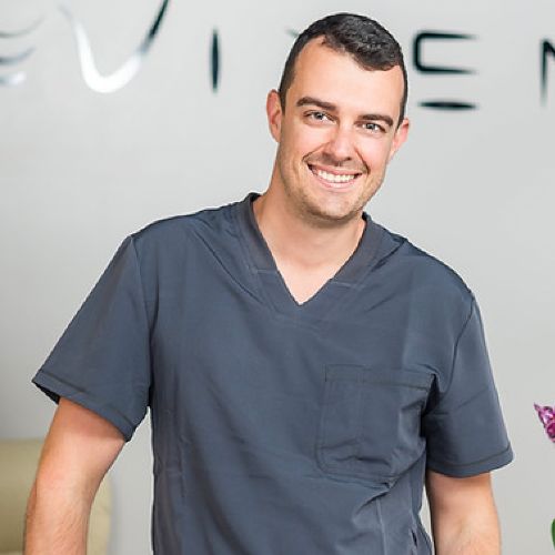 Viktor Petrov (Dentiste): Prenez rendez-vous en ligne