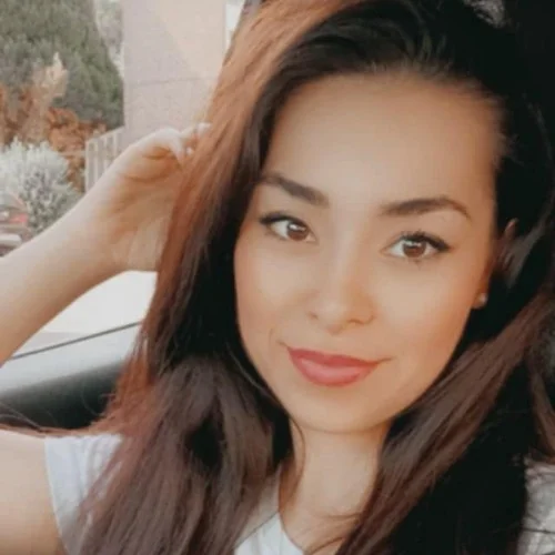 Yasemin Ozcan (Kinésithérapeute): Prenez rendez-vous en ligne