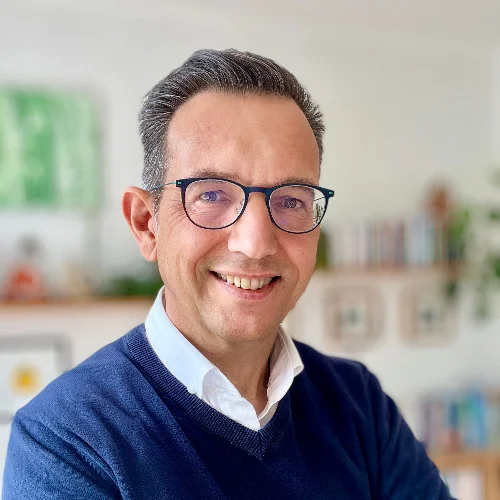 Tom Meyers (Ostéopathe & Body-centred Stress Coach): Prenez rendez-vous en ligne