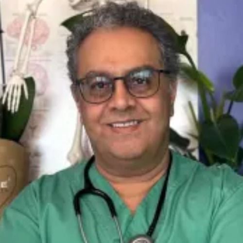 Dr Faramarz Koobasi (Esthetische geneeskunde): Boek online een afspraak